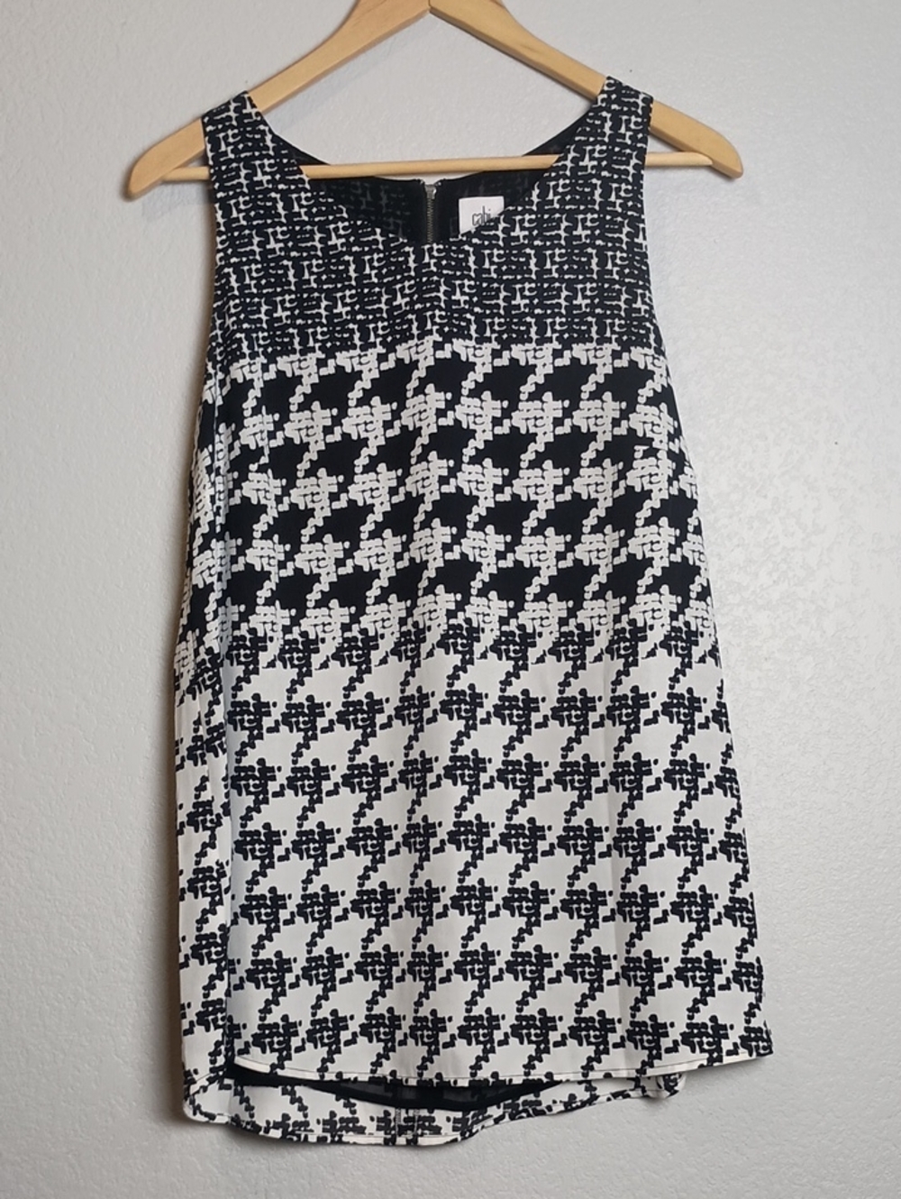 Cabi Black and White 100% Polyester Tank Top Size Medium